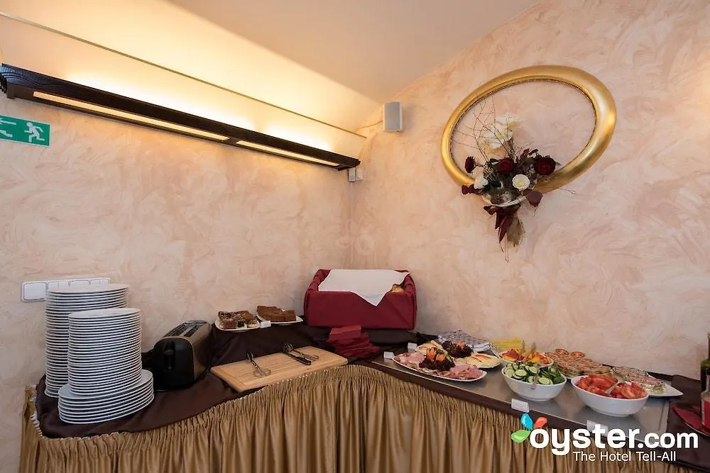 Amigo City Centre Prague 4*,